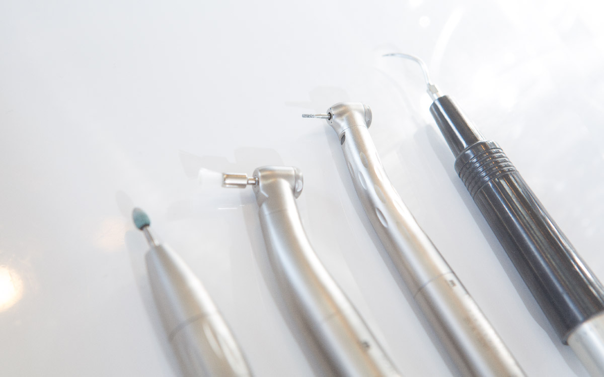 画像：歯科用精密機器類
